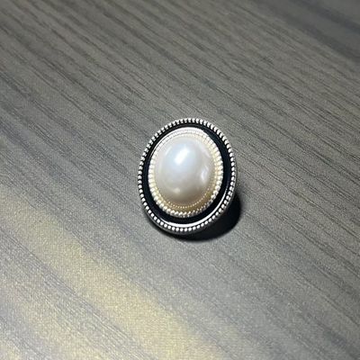 Kunststoffbekleidungszubehör Runder Perlenknopf Damen Strickkardigan