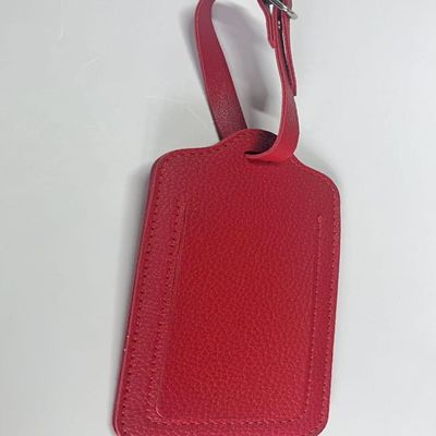 Rote Handtasche, Zubehörherstellung, Leder-Hangtag, personalisiert