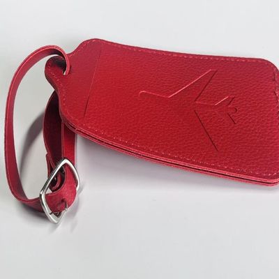 Rote Handtasche, Zubehörherstellung, Leder-Hangtag, personalisiert