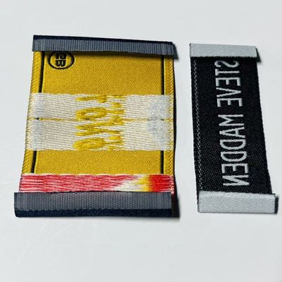 Ultraschallgeschnitten Broderierte Gewebte Bekleidungsetiketten Bekleidungsetiketten Custom