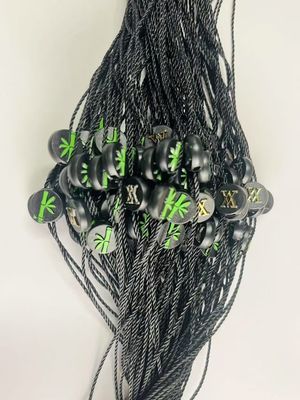 Hängende Kleidungsstücke Schwing Plastik-Tag-Streifen-Befestigungen Schwarz Leichtgewicht