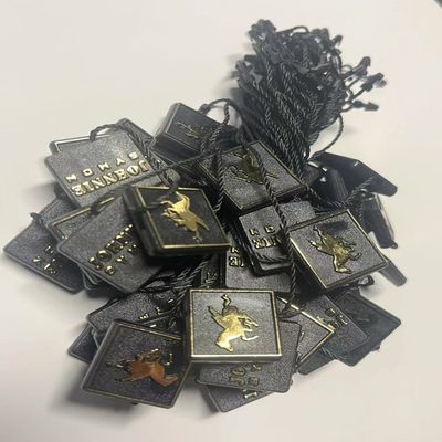 Kleidungsstücke Swing Preis-Tag Befestigungsstücke Schwarze Hängetags Strings OEM