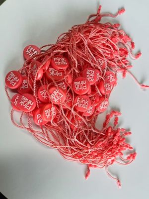 OEM Großhandelsmengen Kunststoffbefestigungs-Hang-Tags mit Snap Lock Pins und Sicherheitsschleifen