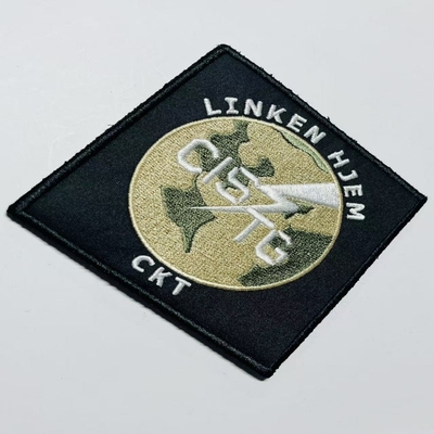 Standard- oder Sondergrößen-Lochkleidungsstücke, -Besätze, -Zubehör, langlebig
